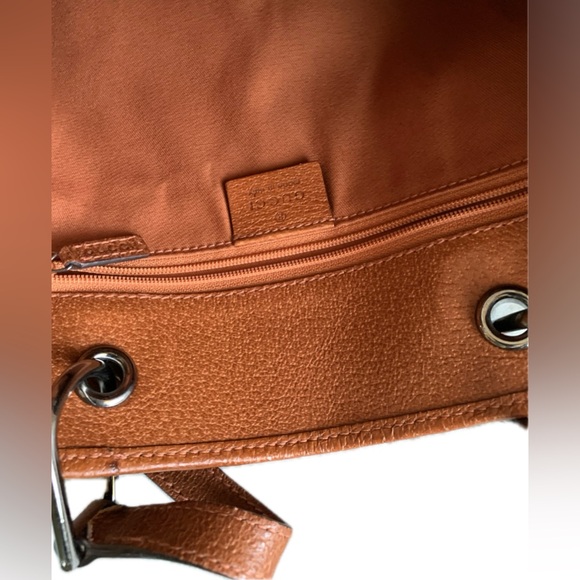 Gucci GG Canvas Eclipse Brown Shoulder Bag with silver hardware. - Picture 9 of 16